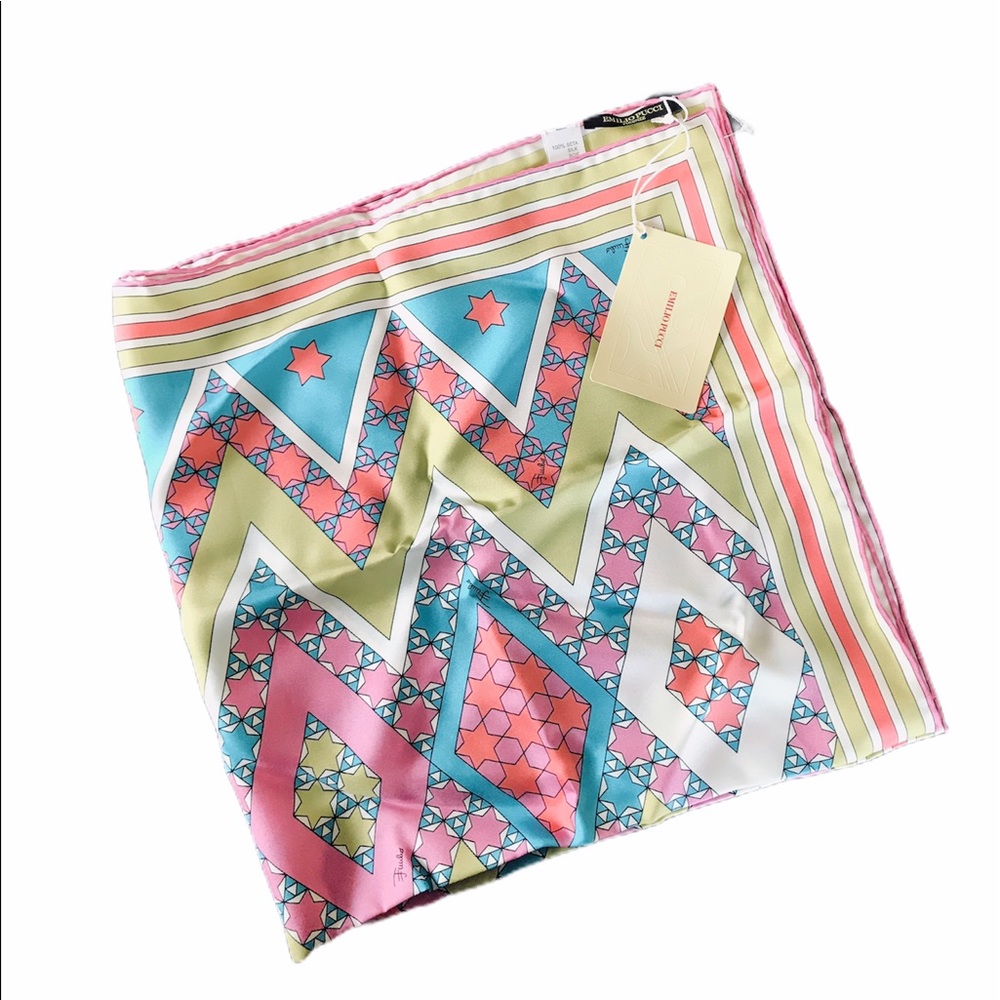 Pucci NWT colorful scarf